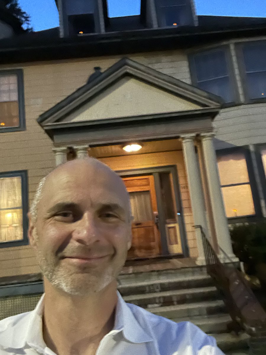 Doug4StateRep's tweet photo. Loving Lynn as I continue my marathon weekend of walking every street in the district 8am - 8pm!  See you in the neighborhood! #lynnma #swampscott #marblehead #doug4rep https://t.co/k31eu4hfsn