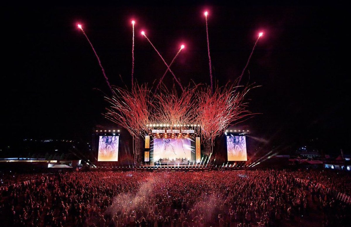 LouisT91Updates's tweet photo. mrmattvines: We started in London to 700 people 2 years ago &amp; ended in Milan last night to 34,000. […] A caring team that is very much led from the top by head honcho louist91 who has driven a top drawer culture of positivity, good vibes and formidable shows every single night. https://t.co/VlsFCopm8L