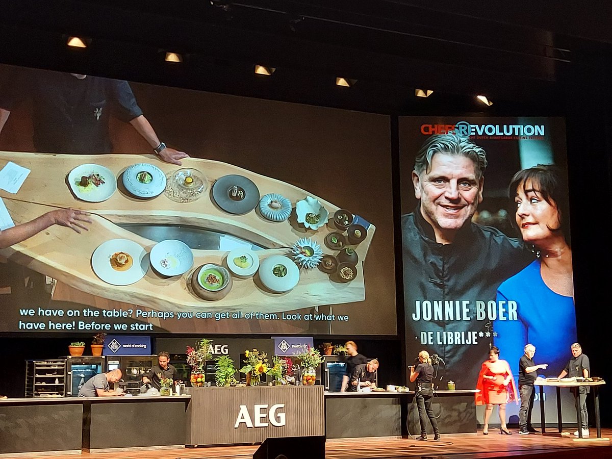 rebadegraaf's tweet photo. 'Geen oorlog op het bord' Vegetarisch&amp;vlees gaan prima samen, bewijst Jonnie Boer tijdens de opening van Chefs(r)evolution. #chefsrevolution #vegetarisch #Librije https://t.co/rMT4Dw7Doa