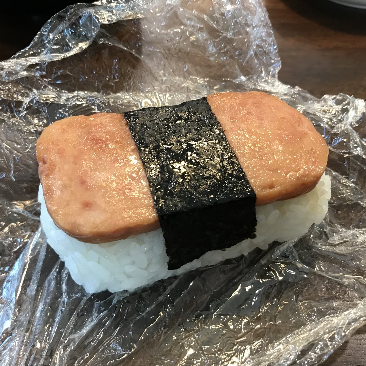 chikach_mama's tweet photo. 見様見真似でスパムおにぎりを作ってみました😙　おいしかったし、子供も喜んでいたから、また作ろうっと✌️ https://t.co/v4LQ9yYFpf