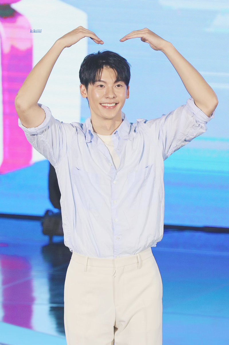ouxiang_bb's tweet photo. 220903 팬미팅

#허광한 #許光漢 https://t.co/xuMKkzjtAq