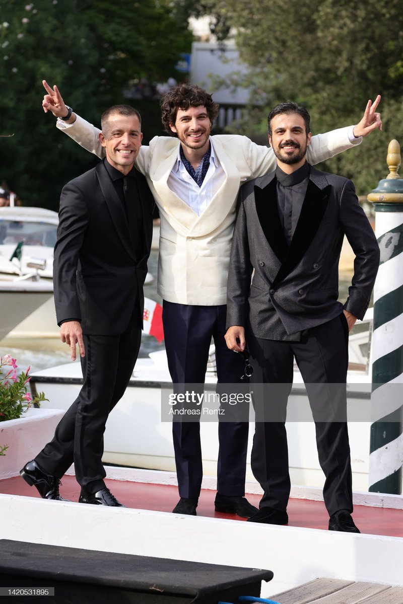 Grande talento e bonaggine italiana ✌🏻

#EdoardoPurgatori #PierPaoloSpollon #GianmarcoSaurino #Venezia79