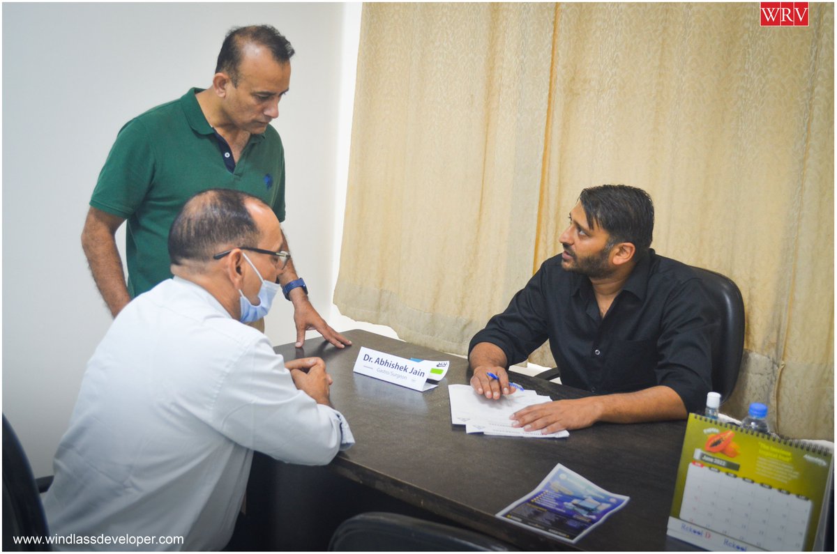 WindlassD's tweet photo. #WindlassDeveloper organized a #freemedicalcamp today at #WindlassRiverValley with #ArihantHospital In which Gastro, Gynecologist, Pediatric, Oncologist, Dentist, and Orthopedic treated &amp; advised all the people. People also benefited from the existing free #pathologylab. https://t.co/WrF8Cr4Wuu