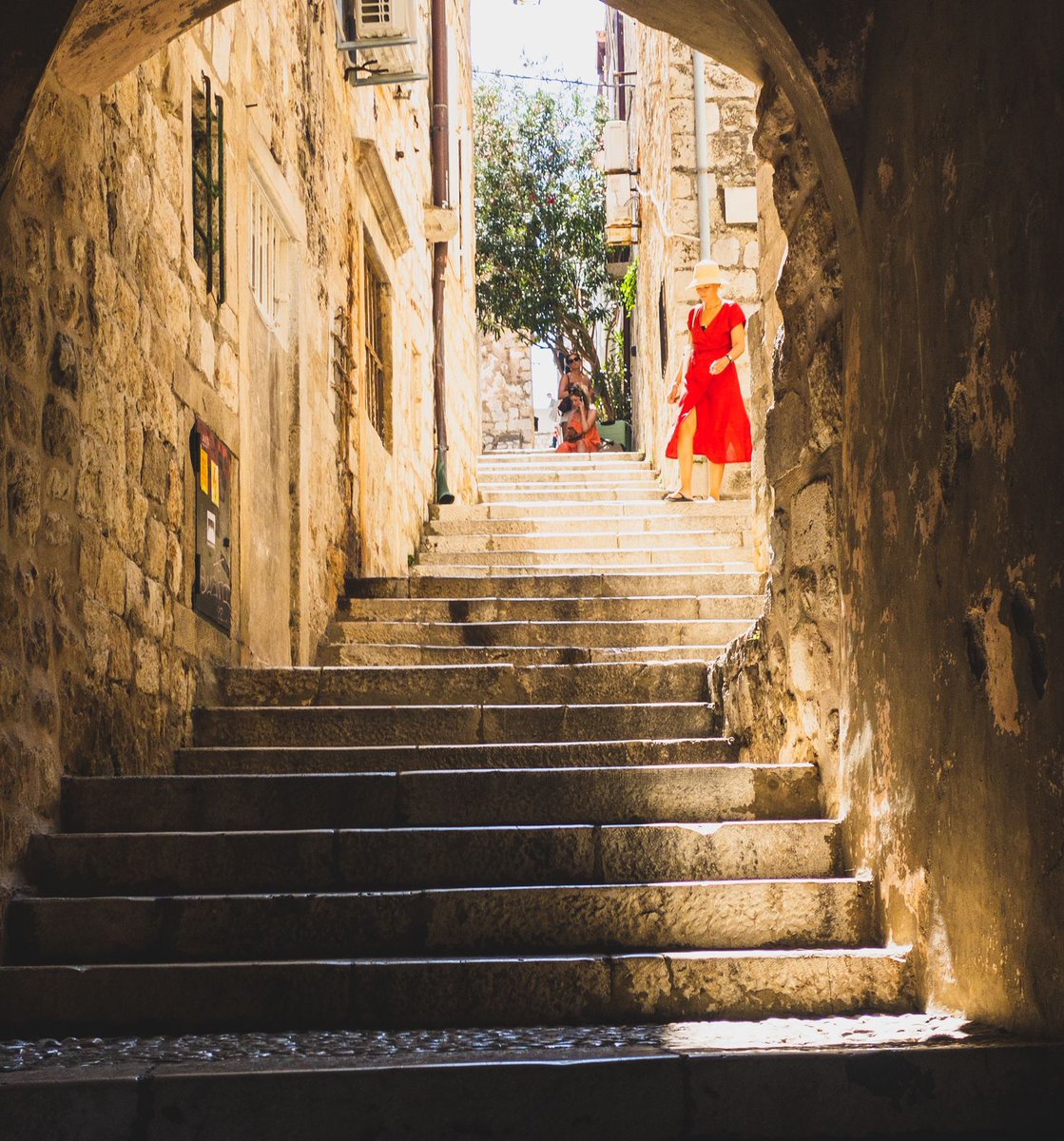 The game of light, shadow and red in Dubrovnik 
#Dubrovnik #DubrovnikRiviera #photography #inspiration #perspective #beautifuldestinations #travel #history #heritage #welcome #Sunday #motivation