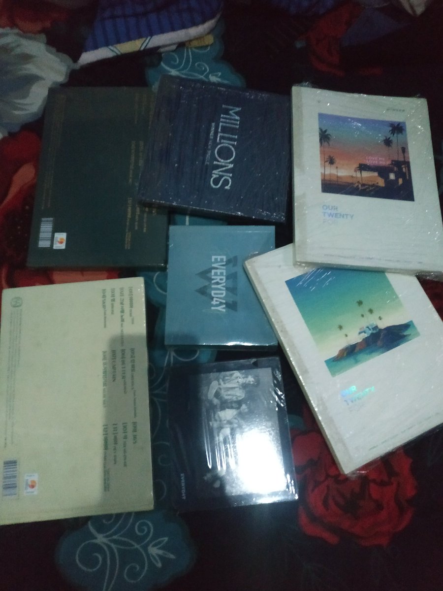 Nurmawa64655784's tweet photo. Obral 😉😉 all 1juta #winner #winneralbum yang minat blh hubungi saya 😂 https://t.co/gA4BYTL9qe