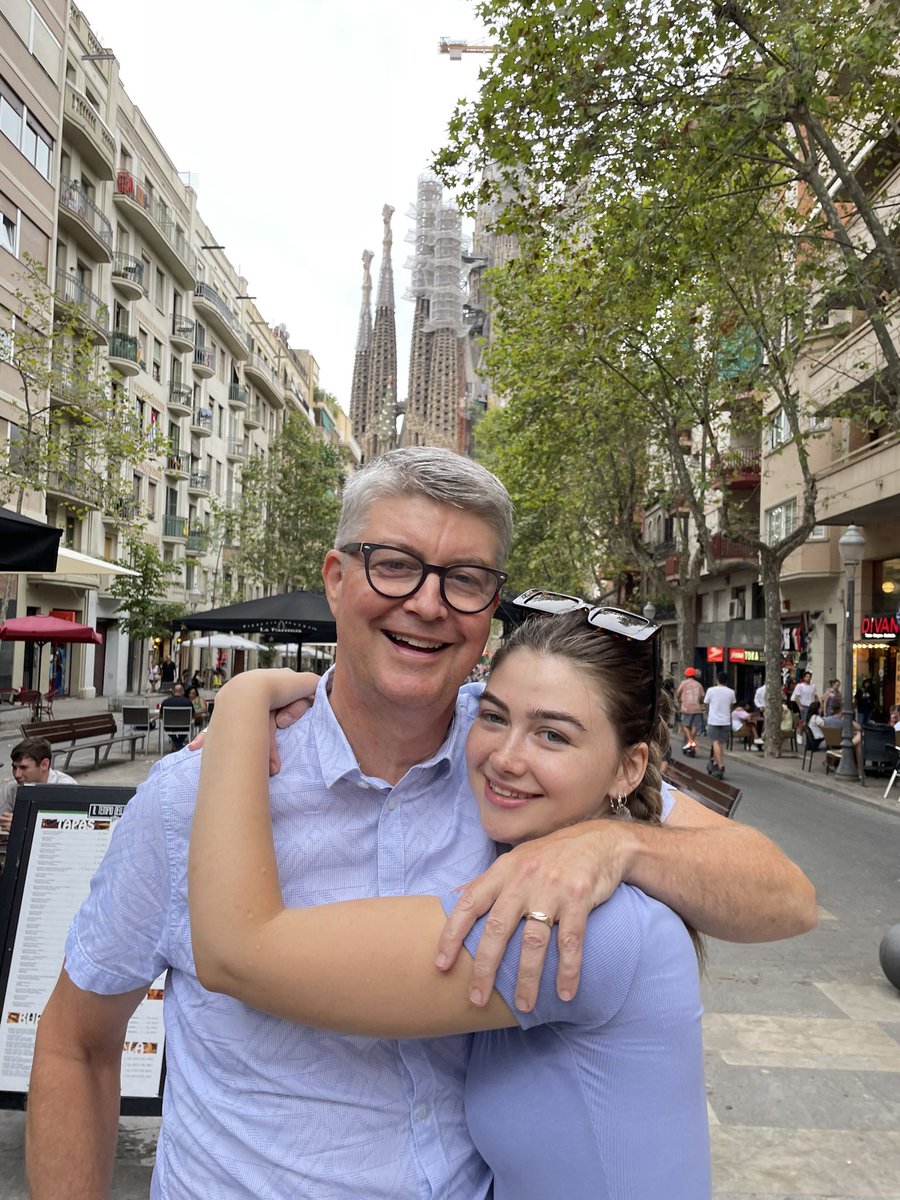 Robert_Dunford's tweet photo. Visiting Barcelona with my fam #LaSagradaFamilia https://t.co/BeWirezcNg