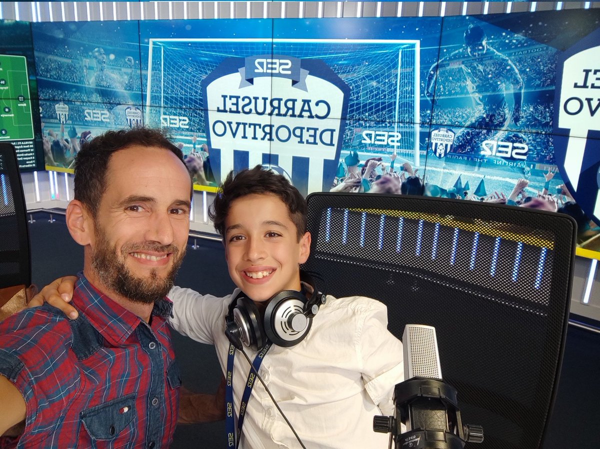 iZiganda's tweet photo. Hoy todavía nos estamos pellizcando para saber que ha sido real!!! 🤩🤩🤩🤩🤩🤩🤩🤩 Esa cara de felicidad bien merece 24 horas sin dormir! 🤪🤪🤪 @carrusel @Jorgeescorial @PonsetiRadio #PaniniStickerAlbum #YALLEGO @CarruselNavarra nos marcó el camino! ESKERRIK ASKO! https://t.co/YOvQNdn0eK