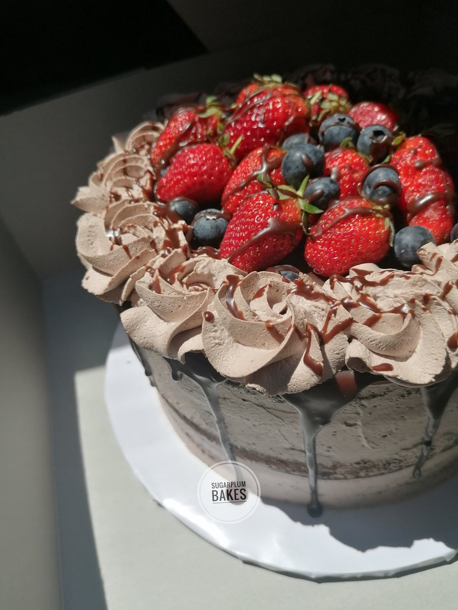 A little sunshine and berries. 

#cake #chocolatecake #berryseason #sugarplumbakes #freshanddelicious