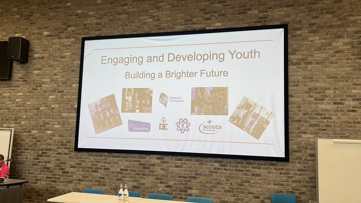 simbellsim's tweet image. Sshhh .. gate crashed this one to see how it should be done !! Thanks Colin .. @ccringing