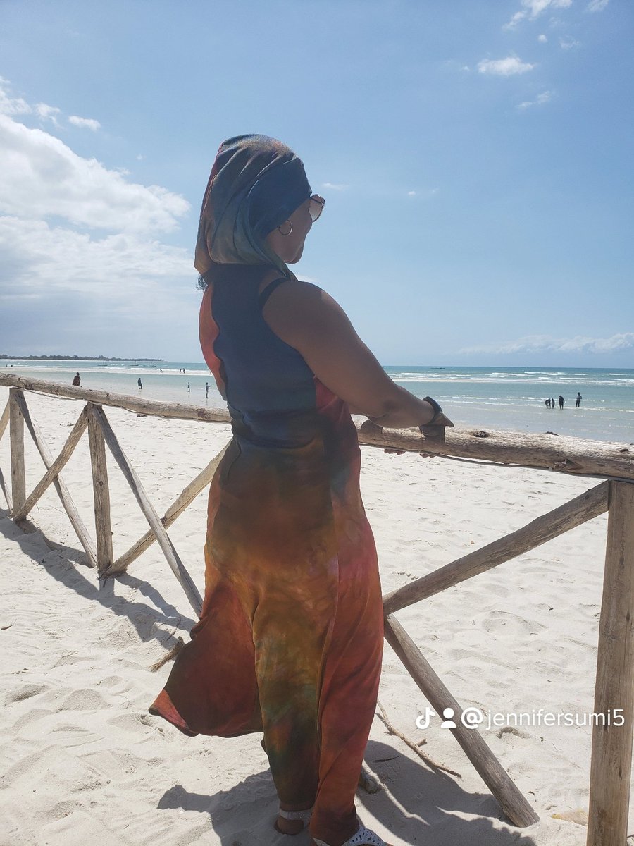 jennywilly20's tweet photo. 🥂👌🤝💥Hakikisha furaha yako ndiyo kipaumbele...Halafu acha kukabidhi akili na moyo wako kwa mtu baki❤💃
#beachvibes 🏖🍹
#positivevibe🤗
#letsgetloud🤸✍
#letsgospirit💃💥💅 https://t.co/I8o1MXamga