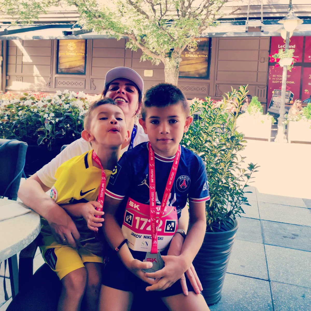 emispirko's tweet photo. 10k + 5k + 5k ✅

#trcajbe2022 #runners #familygoals https://t.co/c50zyIxQ7h