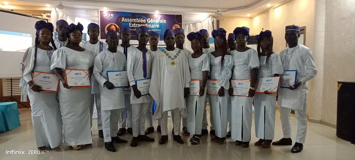 DenonDr's tweet photo. Samedi 03 septembre 2022, la JCI Abomey Calavi Pioneer vient d'accueillir 16 nouveaux membres dans la famille portant l'effectif de cette année à 35.
Bravo au Président Rufin Adoko et son équipe.
Parrain du mandat 2022, je suis fier des résultats exceptionnels ! https://t.co/v2E8Fbhi8b