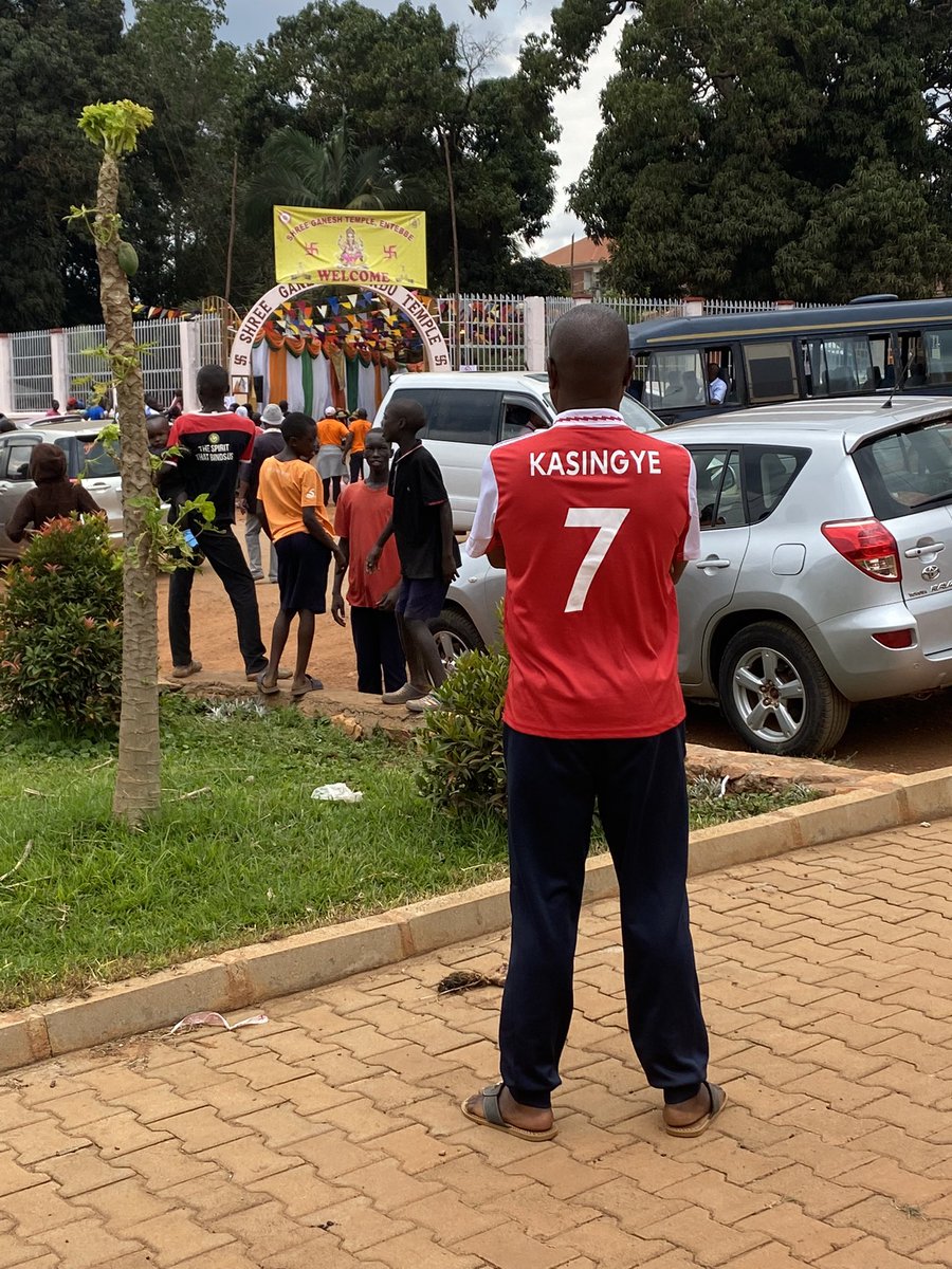 AKasingye's tweet photo. Obwiire kabwayanga kugyenda. Turenda kushengura ManU💪🏾 https://t.co/enLUqatZVb
