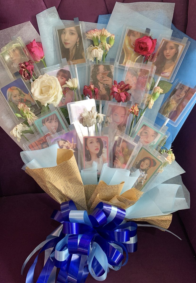 minasfinds's tweet photo. my type of bouquet https://t.co/SHbYWbnykG