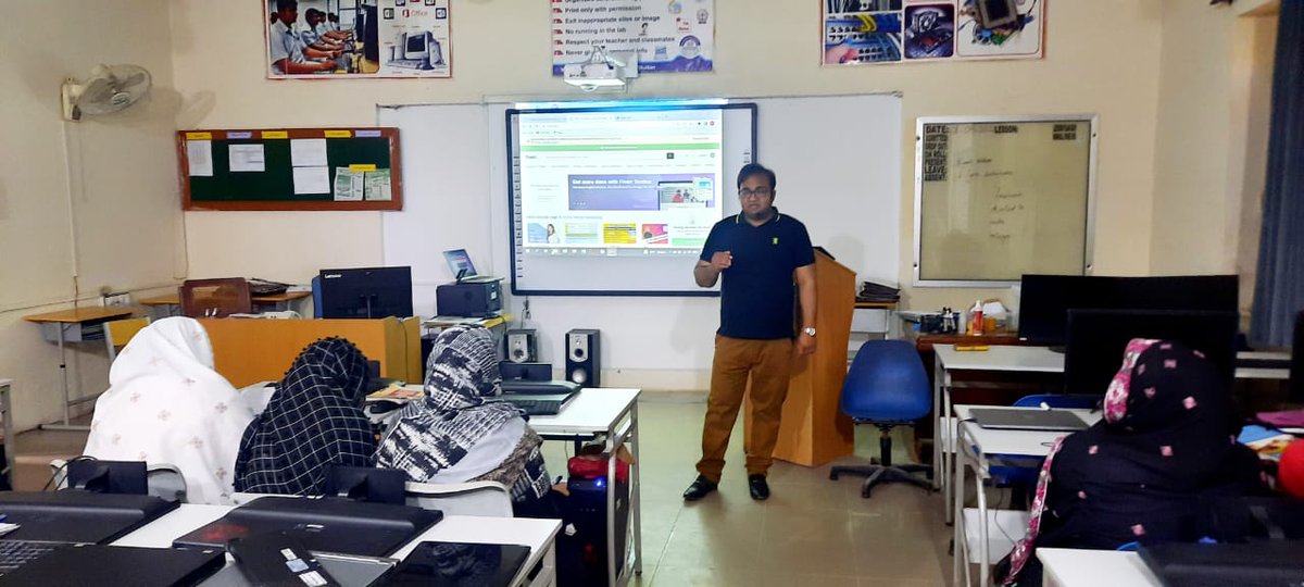 VTI_Multan_PVTC's tweet photo. #AMAZON_VIRTUAL_ASSISTANT
Session on How to #Earn without #investment by @Waqasahmadqazi 
CEO #ACE_CONNECT
@PvtcRm @hassan_farasat @PVTC_Official https://t.co/4RrEIWMKeK