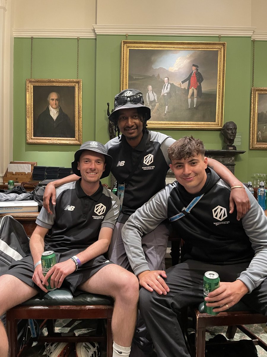 Ben_Ibson's tweet photo. Yesterday was incredible, and the best way to cap-off an amazing month with @thehundred 💯

It’s been a pleasure working alongside such a talented team in @HarpreetUK, @DJ_Roesh and many more behind the scenes, what an experience!!!

Big up the #ManchesterOriginals 🙌🏼 https://t.co/nBDDnuZeoM