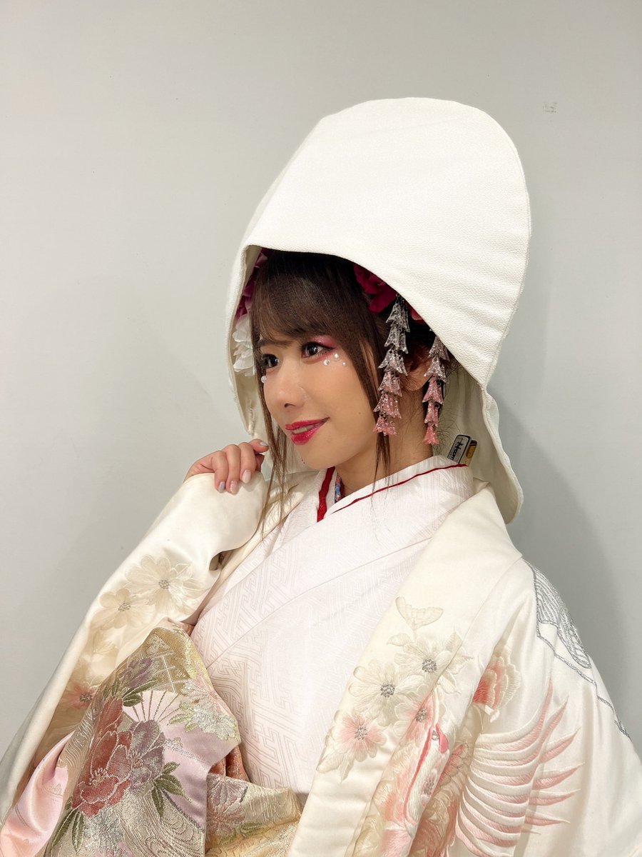 sato50448948's tweet photo. 取り急ぎ
京都まで来ていただいた皆さん
YouTube生配信見て下さった皆さん
少しですが これまで応援頂いた皆さんへ
私からの恩返しとさせて下さい‼️🌺💄
これからも不器用なりに
前進します‼️
ありがとうございました‼️🌺💄
#京都コレクション
#インフルエンサー
#LINELIVER
#Tiktoker
#sato https://t.co/a29qm9ATxF