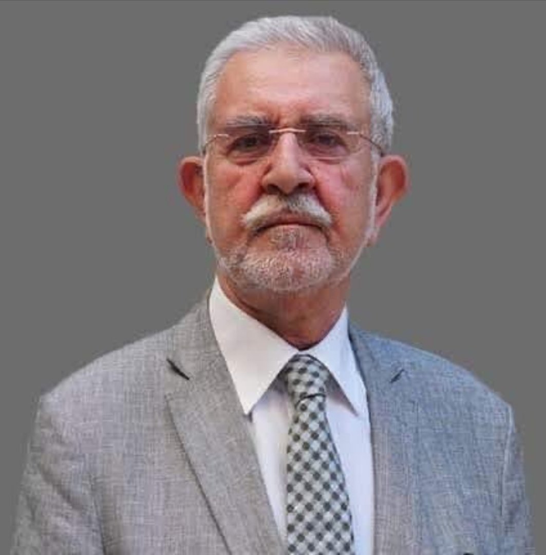 Topraktan gelip toprağa giden sadece bedendir.
Kul Allah'tan gelip Allah'a gider.
#ÖmerTuğrulİnançer efendi...
İman, ahlak, şefkat ve güzellik yolunda bir ömür..
Mekanı cennet, makamı âli olsun.
Rahmet olsun..Rahmet olsun..Rahmet olsun..