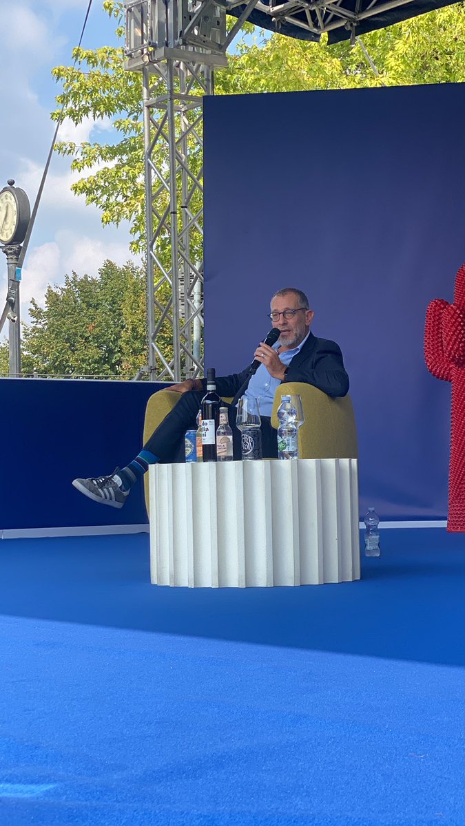 #CorradoFormigli al #FestivaldellaTv:

“I leader politici non sono mai stati così impopolari, e nel sottrarsi ai confronti televisivi stanno distruggendo la loro immagine.”

<a href="/PiazzapulitaLA7/">Piazzapulita - La7</a> <a href="/corradoformigli/">Corrado Formigli</a> <a href="/la_kuzzo/">Annalisa Cuzzocrea</a> <a href="/LaStampa/">La Stampa</a>