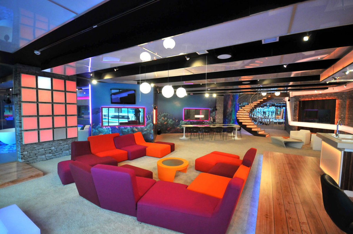 bigblagger's tweet photo. The #BB12 house was inherited from the #CBB8 house which aired just before the series
Differences from #CBB included the walls being changed from a fish theme to a forest theme and a new double shower in the bathroom #BBUK
Unfortunately, C5 didn’t release updated pictures https://t.co/xvmn62uffP