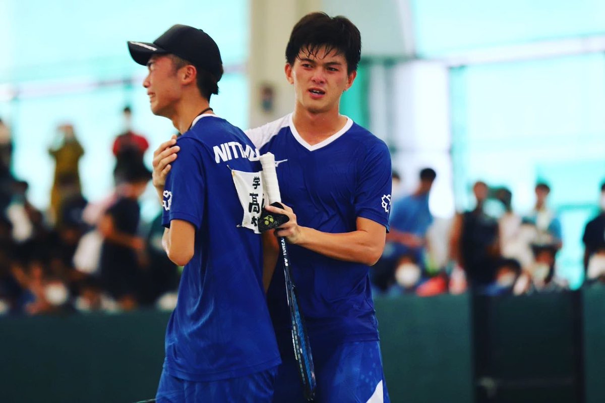b2rhbH63Q3dOBoG's tweet photo. ソフトテニスを始めて苦しい事ばかりだったけど、最後みんなで嬉し泣き出来て良かったです！キャプテンやっててよかったです！高城ありがとう😭
@Rh0uKi https://t.co/S1W4pzMli7