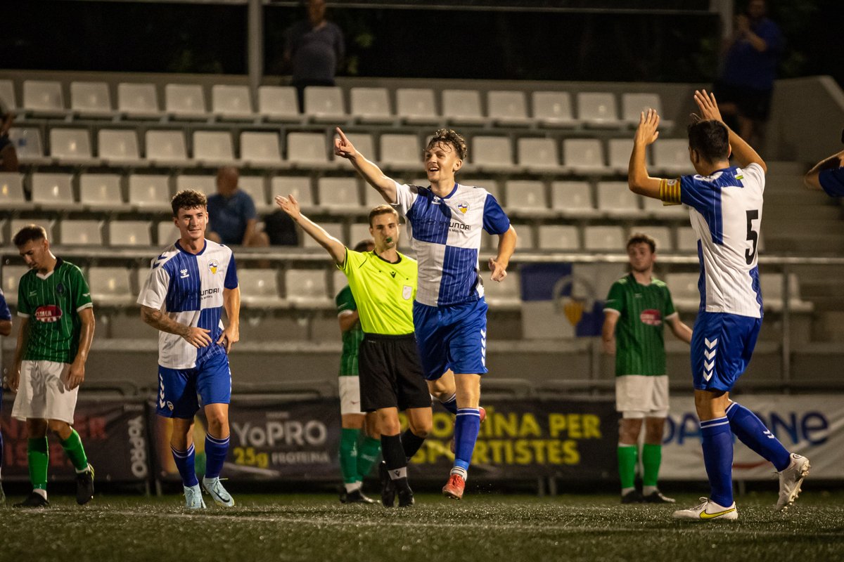 FCF_CAT's tweet photo. ✍️ CRÒNICA | El @CESabadell ‘B’ conquereix la Copa Catalunya Amateur

🏆 Amb la victòria per 4⃣-0⃣ 🆚 @FCVilobi els arlequinats han aixecat el títol!

🥳 ENHORABONA!! 🥳

🔗 Tota la informació i fotografies a https://t.co/wiACTiAoR7

#CopaCat #futbolcat https://t.co/dPS0pR6CYv