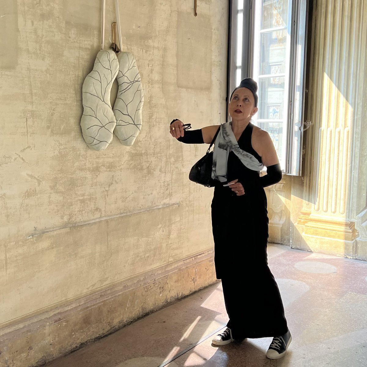 DrMaxKoss's tweet photo. Angela Lyn @VillaArconati. #AtTheEdgeOfTime 3/3 https://t.co/bGPm55JsyD