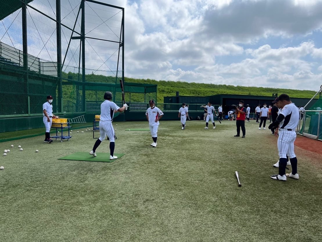 analystteamRAUD's tweet image. 皆さんこんばんは🌙
野球アナリストチーム【RAUD】です⚾️

9/2.4、U18日本代表練習にて、選手の測定を行いました！
大会前で緊張感もあるなか、データに興味を示す選手がいて、充実した活動となりました🌟

次回は女子野球にて測定を行います！

#RAUD
#RapsodoBaseball
#BLASTBASEBALL