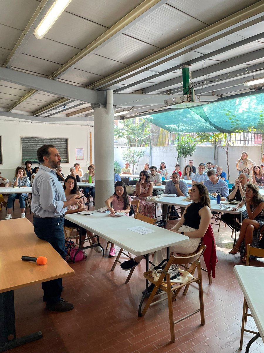 LiaQuartapelle's tweet photo. “Le campagne elettorali iniziano 0-0. Il resto si fa con amore e fatica”. @nomfup mi e ci ha regalato un inizio speciale per la giornata di mobilitazione dei volontari della campagna elettorale. Verso il #25settembre #votoPD https://t.co/ODhnyaVDv2