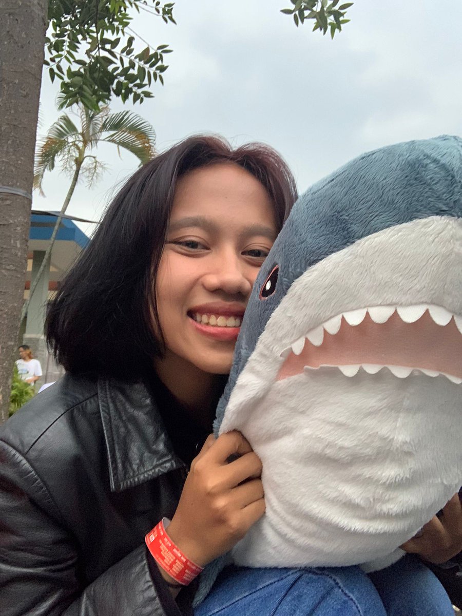 monseirs's tweet photo. foto pertama di umur 20 tahun 😻 https://t.co/xmJs3uqwb1