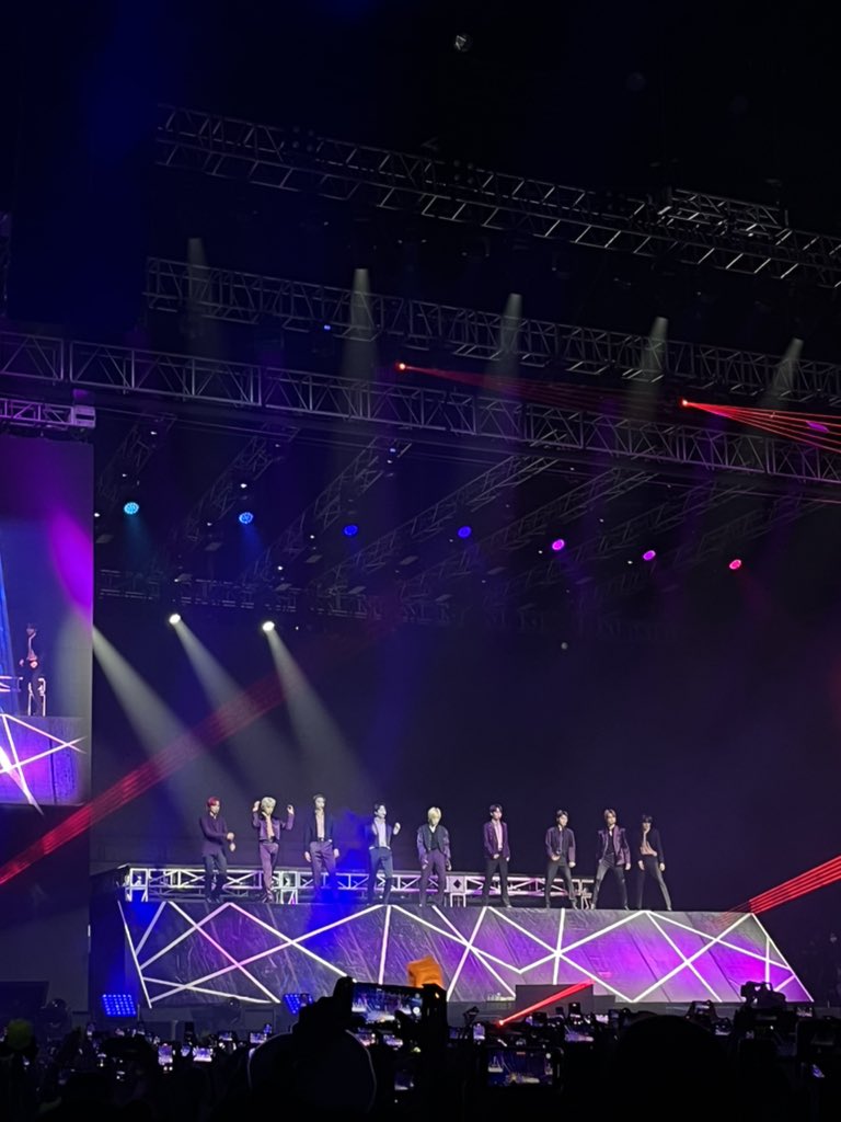 pulpliveworld's tweet photo. Wanted to take a clip of Love On The Floor, but we were too stunned ourselves 🙈
#NCT127inManila #THELINKTourManila https://t.co/qjCmCMe87F
