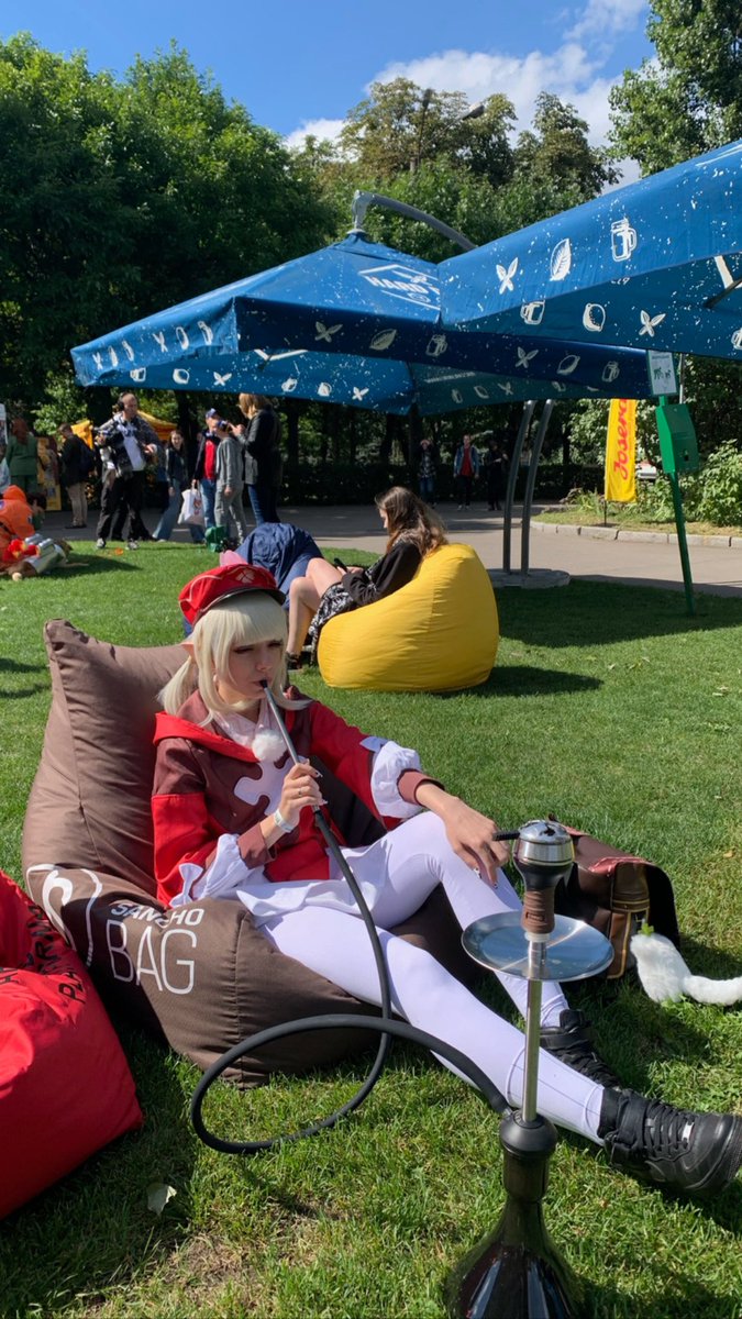 natarin_rin's tweet photo. Рівно рік тому я безтурботно проживала своє найкраще життя і тусила на коміконі в Києві 🥹

#ccu #ComicConUkraine https://t.co/RE2D6VhTiE