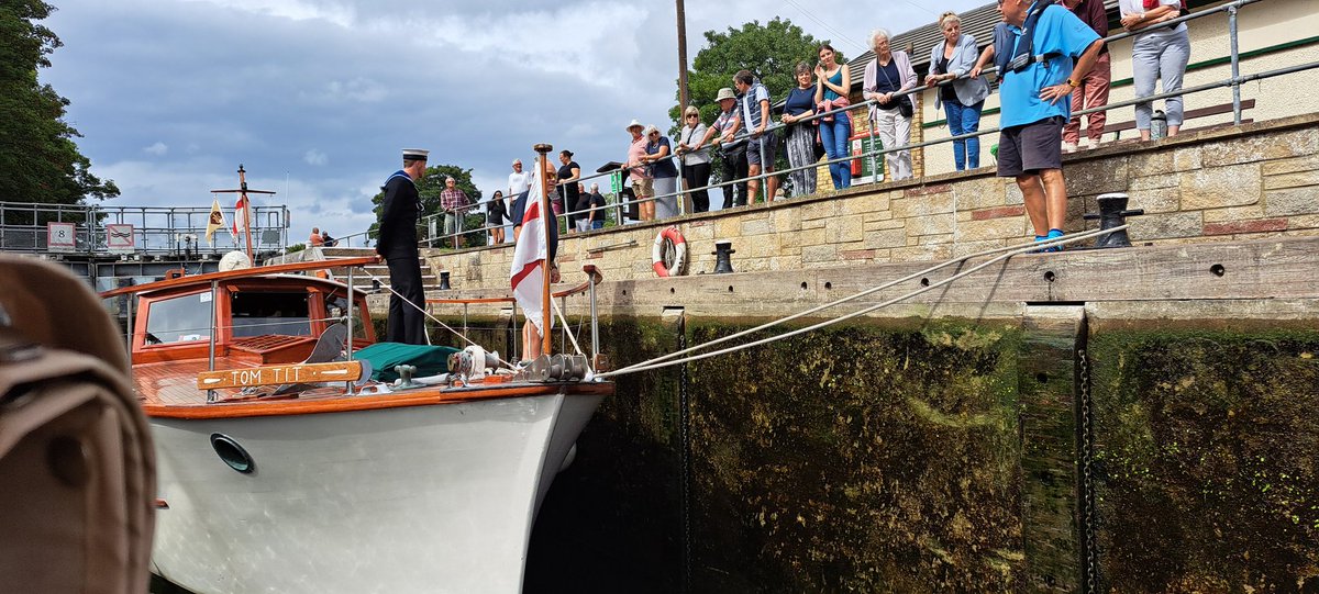 Dunkirk_Ships tweet picture