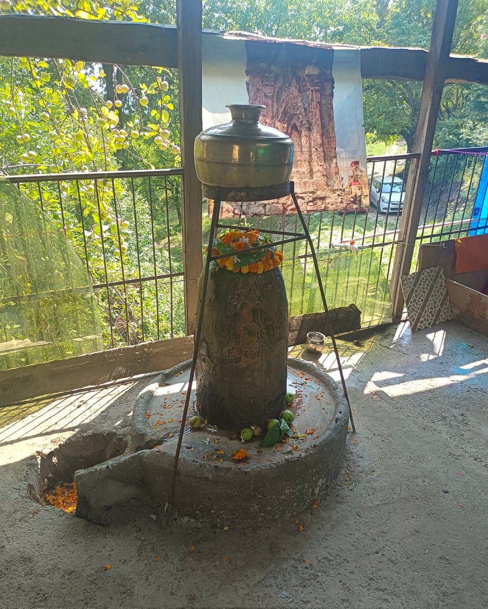 Shiva_Mandir's tweet photo. On the occasion of Ganga Ashtami, Langar and Havan, was organised by Kashmiri Pandit community of state and assistance by Army and Police , at Historic Venkura Baramulla, Shiv Mandir. https://t.co/0ShvHNc28m