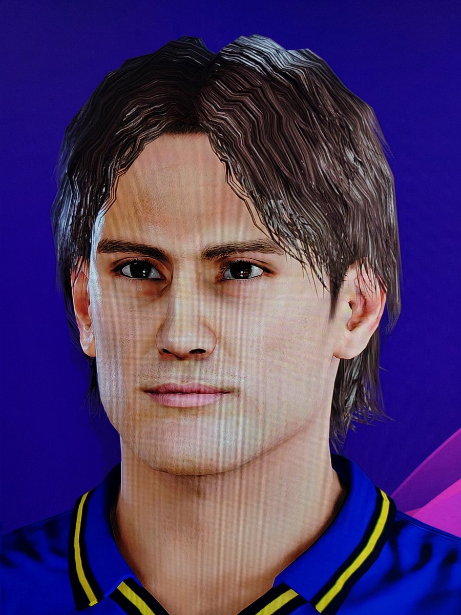 Mirkvus1's tweet photo. For 2000-2001 @HellasVeronaFC @GilaGilardino in kit by @AntoG_25 !!!! https://t.co/0WejHRGYPa