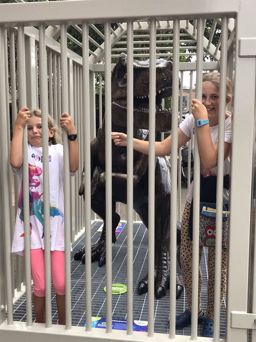 Yesterday I managed to:
• meet <a href="/Hilsanderson/">Hilary Sanderson</a> <a href="/PaulMacro/">Paul Macro</a>, Karis Youngman &amp; <a href="/cafrindorrell/">Cat🔰 @cafrindorrell</a> for the 1st time. 
• catch up with <a href="/TheDuckorator/">SallyAdamsCreative</a>, <a href="/sandrab9/">Sandrab</a> &amp; <a href="/Warrior_Hamster/">Sam.M.Fox</a>. 
• lock up my daughters.
• finish the @GoGoDiscover22 trail (all 177 sculptures!)

Holidays completed ✔️