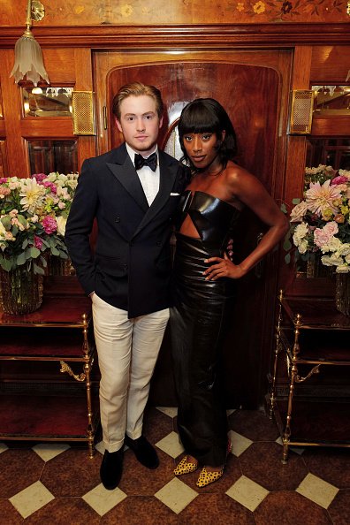 MidiasKCBR's tweet photo. 📸| Kit Connor e Sophia Brown na festa da Vogue no Festival de Cinema de Veneza em parceria com a Cartier. 🥵

©Darren Garrish https://t.co/1sKEHlB2q3