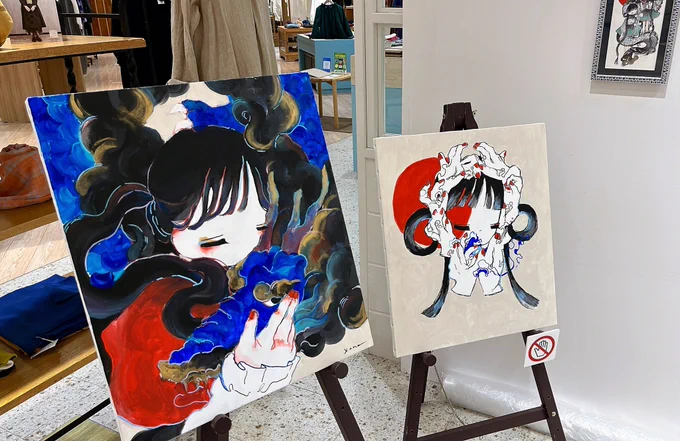 ライブペイント無事終了いたしました!!本当はそのままがライブペイント作品なんだろうけど気になるところが多いのと持ってこれなかった画材を使いたいので家に帰ってまた付け加えようかとも思ってますありがとうございました!残りの展示期間もよろしくお願いいたします 