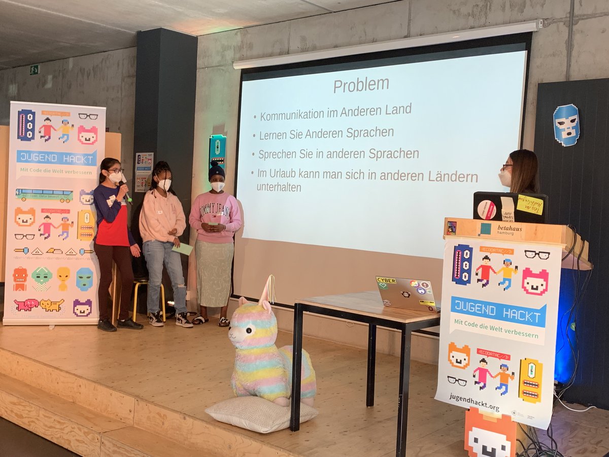 Was ist der Multi-Translator Chat vom Team Swok? Die mobile App soll dabei helfen, im Urlaub und bei Begegnung mit anderen ins Gespräch zu kommen, ganz egal welche Sprache man spricht. #jugendhackt #jhhh22 #jhhh2022