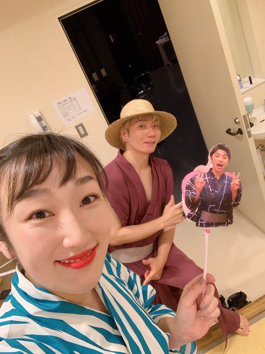 tokitsubasasuke's tweet photo. 全国ツアー茨城公演ありがとうございました😊
最後まで残って下さった方々と写真‼️
インスタもフォローしてね✌️
#全国ツアー https://t.co/FtpvAqIHYY