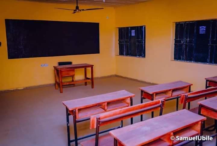 AminuAbuzayd's tweet photo. PROJECT TWENTY THREE

#Kwariproject65
#Kwariatwork

Construction and furnishing of one block of three classrooms at LGEA Primary School, Dakande, Zuntu Ward, Kubau LGA facilitated by Senator Suleiman @Abdu_Kwari

©️ Kwari Media Team
@TrackaNG @BudgITng @nassnigeria https://t.co/BpKfnRJ4ph
