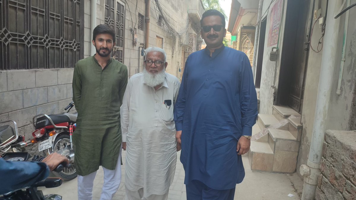 AdilBukshPK's tweet photo. ایم پی اے چوہدری عادل بخش چٹھہ نے وزیرآباد میں شیخ بلال صاحب منصور والی میں چوہدری وقار احمد چیمہ صاحب سے ملاقات کی
کھیوےوالی اور ککہ کولو میں فاتحہ خوانی کی
#SMT #PP51 #PP52 https://t.co/Z88pzyesWS