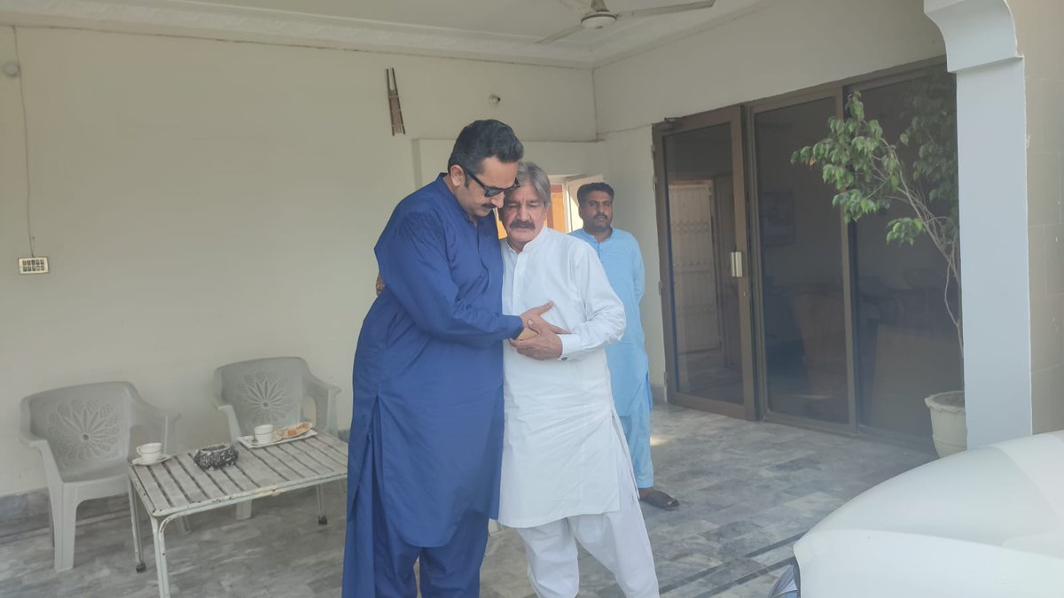 AdilBukshPK's tweet photo. ایم پی اے چوہدری عادل بخش چٹھہ نے وزیرآباد میں شیخ بلال صاحب منصور والی میں چوہدری وقار احمد چیمہ صاحب سے ملاقات کی
کھیوےوالی اور ککہ کولو میں فاتحہ خوانی کی
#SMT #PP51 #PP52 https://t.co/Z88pzyesWS
