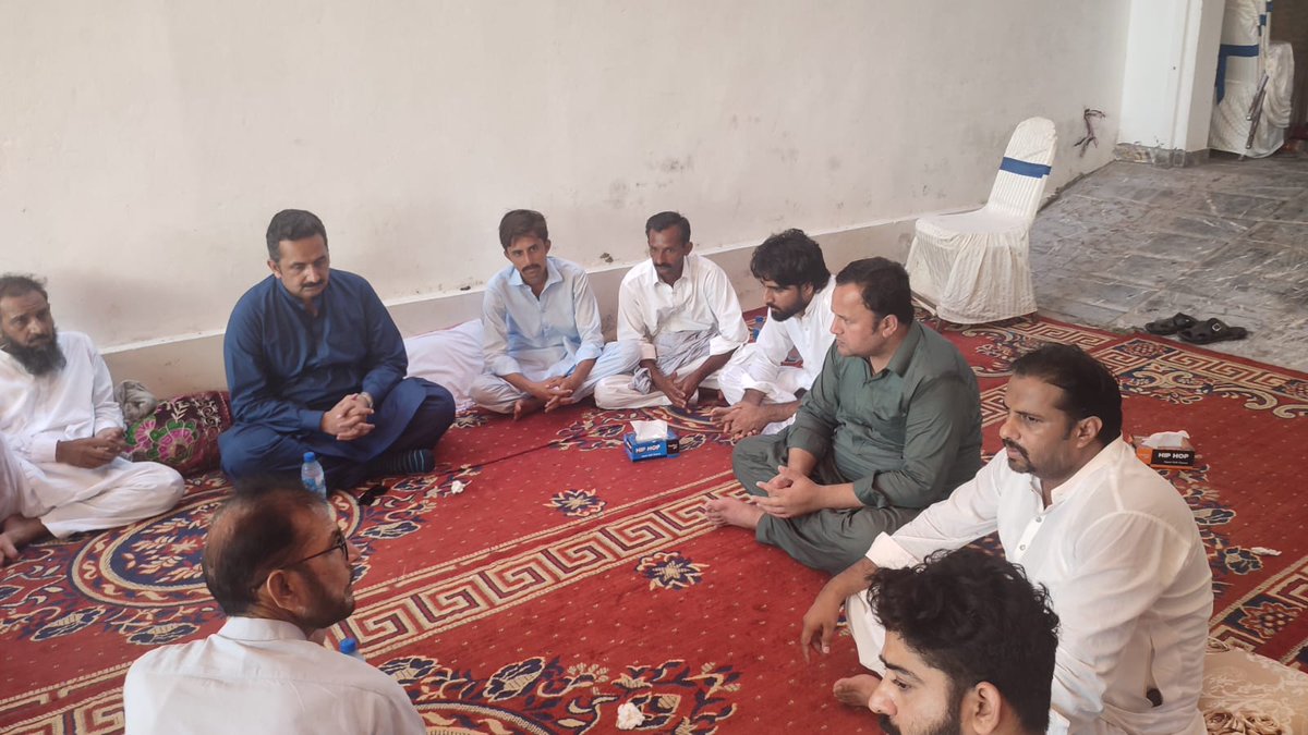 AdilBukshPK's tweet photo. ایم پی اے چوہدری عادل بخش چٹھہ نے وزیرآباد میں شیخ بلال صاحب منصور والی میں چوہدری وقار احمد چیمہ صاحب سے ملاقات کی
کھیوےوالی اور ککہ کولو میں فاتحہ خوانی کی
#SMT #PP51 #PP52 https://t.co/Z88pzyesWS