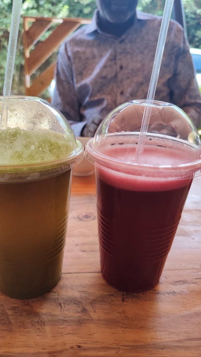 _fifiFiona_'s tweet photo. Juis 😋 #pineapplemint and #beetroot https://t.co/xarVJfqUA3