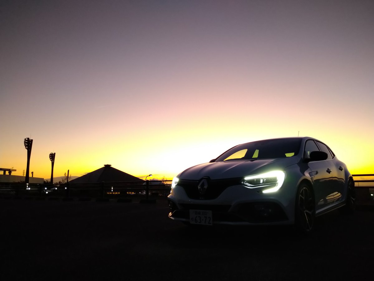 renault_okazaki's tweet photo. 【月火定休日】今週もご来店多謝！日曜午後は大入りで帰ってしまった方も･･･😭
てなとこで9月カレンダー。明日明後日は定休日。ミニカーはお客様に頂いた日本未発売コレオス2！現車見た事ない。
あ、9/10(土)は久々メガーヌR.S.EDC試乗車借りてきます。ご予約お待ちしてます！ではまた水曜に🇫🇷 https://t.co/bRSo0otkGW