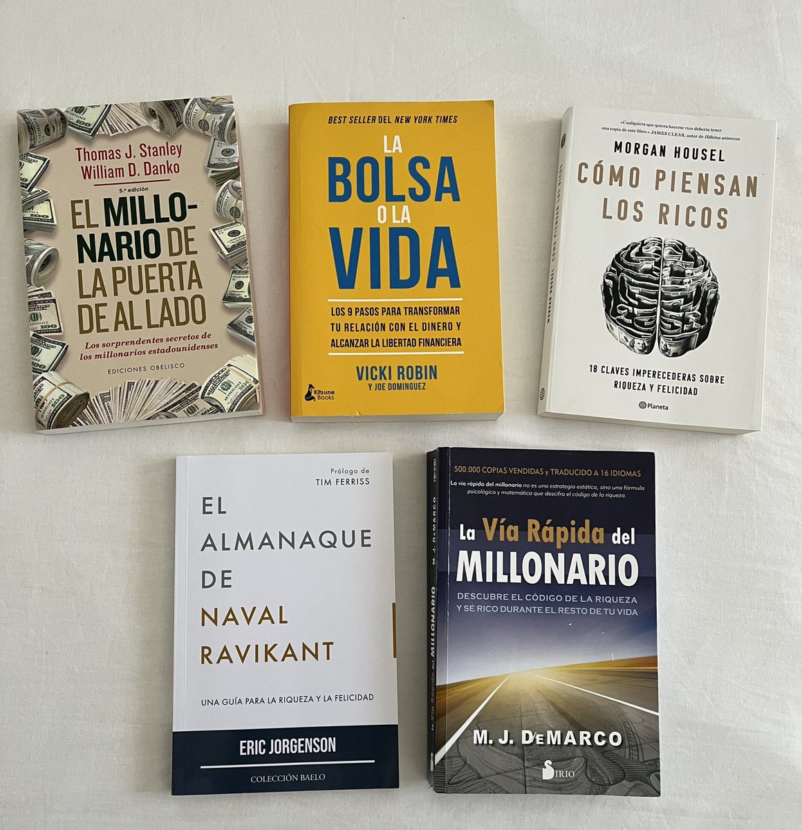 NudistaI's tweet image. Este hilo tuvo mucho tirón así que voy a hacer un SORTEO de los 5 libros. Para participar, solo dos requisitos:

✔️ RT a este tuit
✔️ Suscríbete a mi newsletter (luego te das de baja si quieres):

nudistainvestor.substack.com 

¡Que la suerte te acompañe! 😂