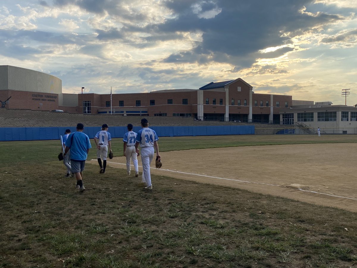 4BaggerUSA's tweet photo. Wiss and Thoroughbred getting ready. First pitch at 8am https://t.co/IX6Bq0VH7a