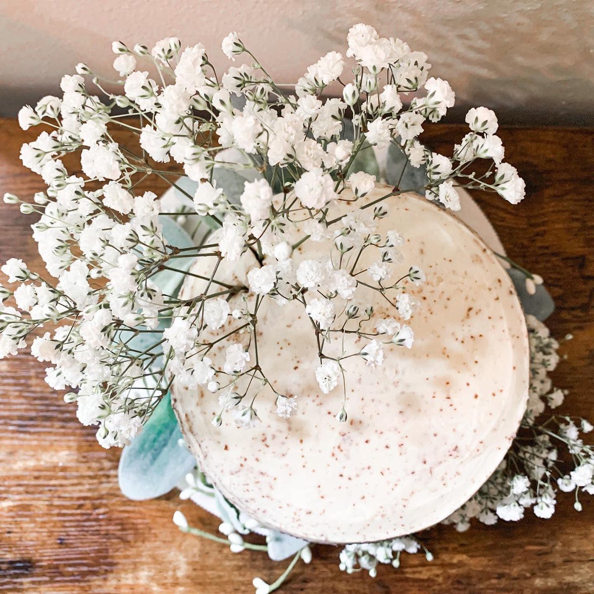 kateboss21's tweet photo. 🕊🤍
For the happy couple…

#weddingcake #nakedcake #chocolatecake #buttercream #homemadebuttercream #homebaker #selftaughtbaker #congratulations #bakeyouhappy #kateboss https://t.co/FO1MTB984X