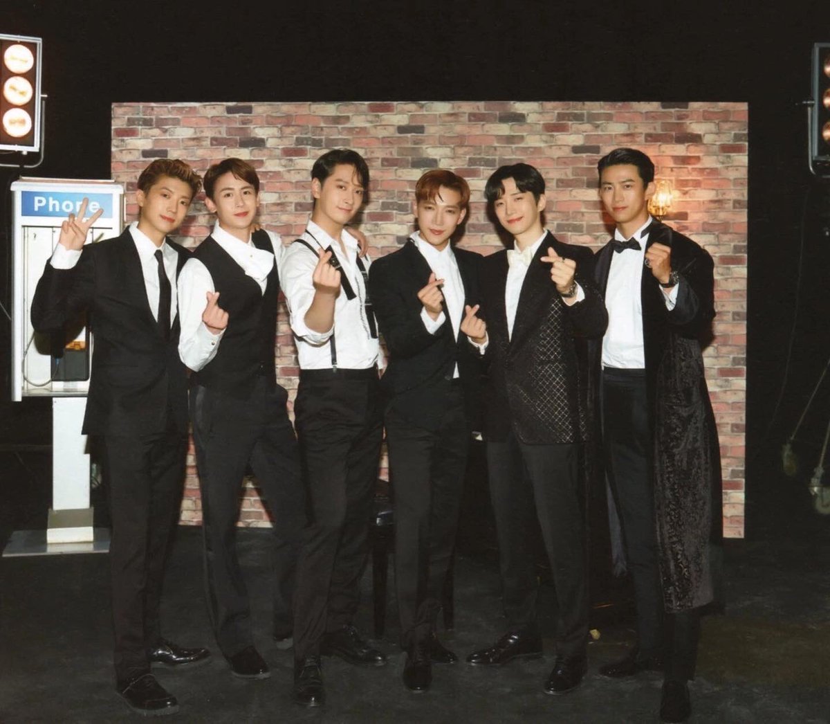 Elmaeve77's tweet photo. Happy 2PM 14th Anniversary! https://t.co/J7Or49sp4g